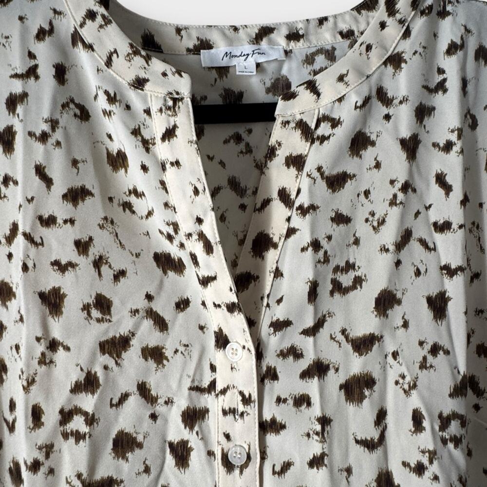 NEW Monday Fun x Stitchfix Cream and Brown Patterned Top - Picture 3 of 7